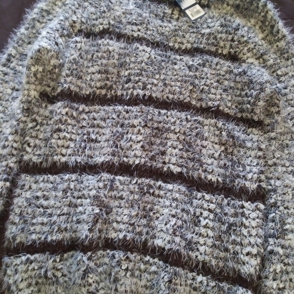 Sweater - Picture 2 of 2